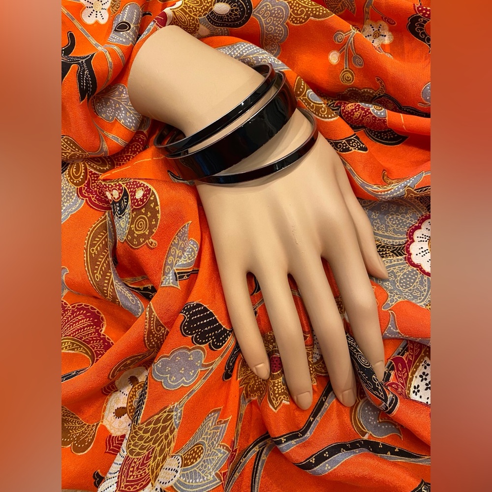 Six Black Enamel With Silver Circle Bracelets - image 5